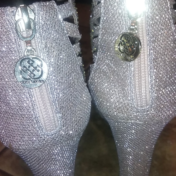 Wedged Sandals, 100% Blinged Out,Beautiful Gold. - Picture 5 of 6